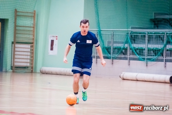 Zdjęcie w galerii na portalu naszraciborz.pl: Drugoligowe potyczki w Halowej Lidze Piłki Nożnej wiadomości z regionu