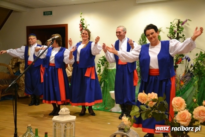 Zdjęcie w galerii na portalu naszraciborz.pl: Grecki raj - program rozrywkowy na Zamku Piastowskim  wiadomości z regionu