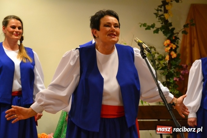 Zdjęcie w galerii na portalu naszraciborz.pl: Grecki raj - program rozrywkowy na Zamku Piastowskim  wiadomości z regionu