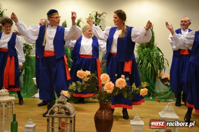 Zdjęcie w galerii na portalu naszraciborz.pl: Grecki raj - program rozrywkowy na Zamku Piastowskim  wiadomości z regionu