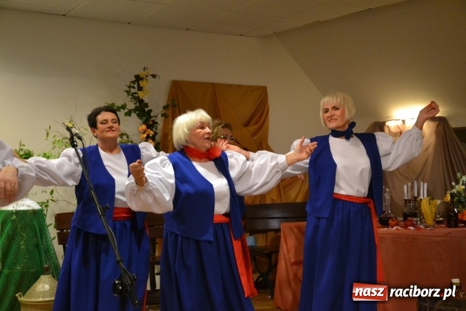 Zdjęcie w galerii na portalu naszraciborz.pl: Grecki raj - program rozrywkowy na Zamku Piastowskim  wiadomości z regionu