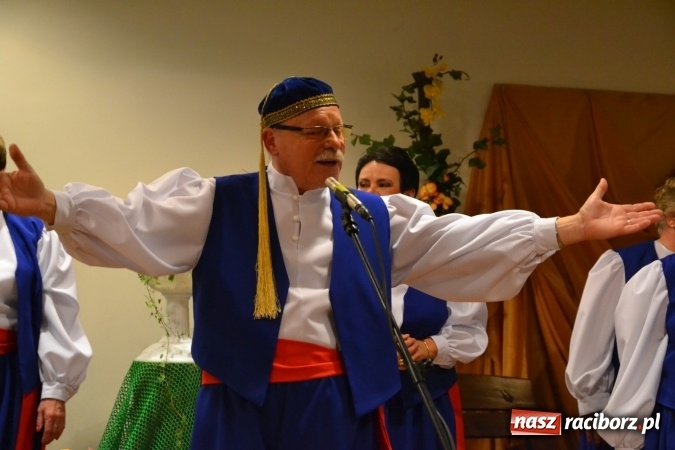 Zdjęcie w galerii na portalu naszraciborz.pl: Grecki raj - program rozrywkowy na Zamku Piastowskim  wiadomości z regionu