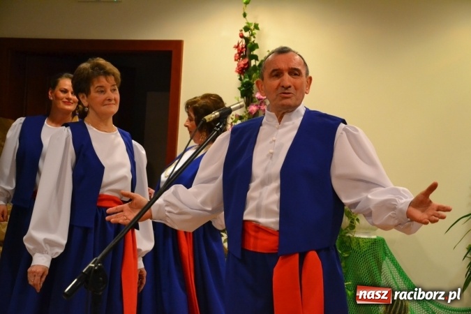 Zdjęcie w galerii na portalu naszraciborz.pl: Grecki raj - program rozrywkowy na Zamku Piastowskim  wiadomości z regionu