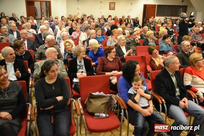 Zdjęcie w galerii na portalu naszraciborz.pl: Grecki raj - program rozrywkowy na Zamku Piastowskim  wiadomości z regionu