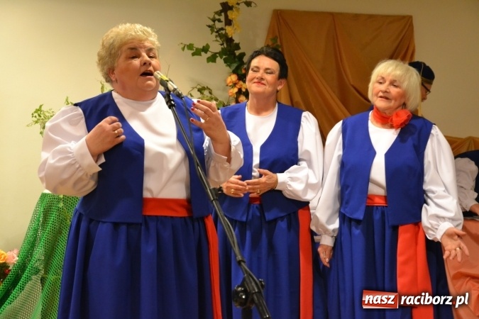 Zdjęcie w galerii na portalu naszraciborz.pl: Grecki raj - program rozrywkowy na Zamku Piastowskim  wiadomości z regionu