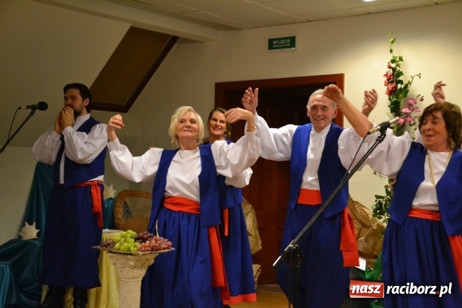 Zdjęcie w galerii na portalu naszraciborz.pl: Grecki raj - program rozrywkowy na Zamku Piastowskim  wiadomości z regionu