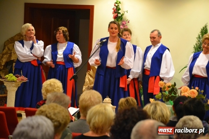 Zdjęcie w galerii na portalu naszraciborz.pl: Grecki raj - program rozrywkowy na Zamku Piastowskim  wiadomości z regionu
