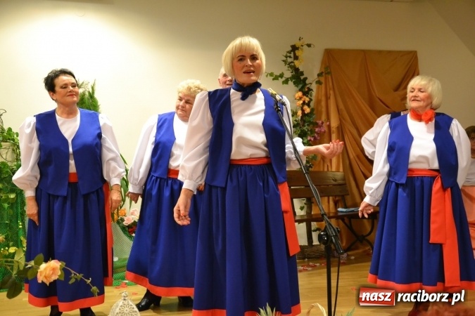 Zdjęcie w galerii na portalu naszraciborz.pl: Grecki raj - program rozrywkowy na Zamku Piastowskim  wiadomości z regionu