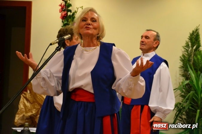 Zdjęcie w galerii na portalu naszraciborz.pl: Grecki raj - program rozrywkowy na Zamku Piastowskim  wiadomości z regionu