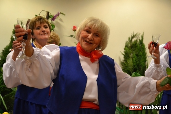 Zdjęcie w galerii na portalu naszraciborz.pl: Grecki raj - program rozrywkowy na Zamku Piastowskim  wiadomości z regionu