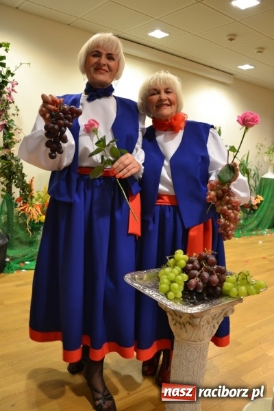 Zdjęcie w galerii na portalu naszraciborz.pl: Grecki raj - program rozrywkowy na Zamku Piastowskim  wiadomości z regionu