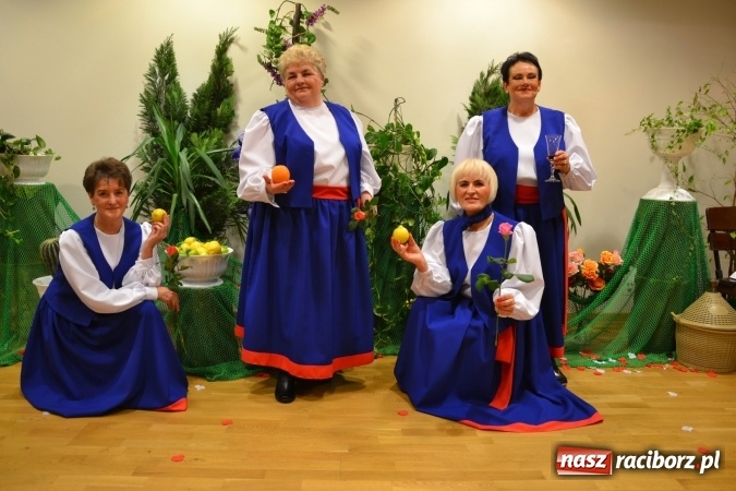 Zdjęcie w galerii na portalu naszraciborz.pl: Grecki raj - program rozrywkowy na Zamku Piastowskim  wiadomości z regionu