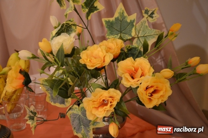 Zdjęcie w galerii na portalu naszraciborz.pl: Grecki raj - program rozrywkowy na Zamku Piastowskim  wiadomości z regionu