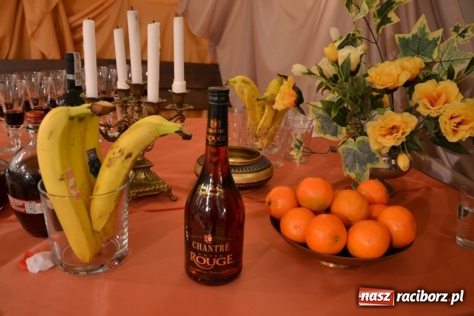 Zdjęcie w galerii na portalu naszraciborz.pl: Grecki raj - program rozrywkowy na Zamku Piastowskim  wiadomości z regionu