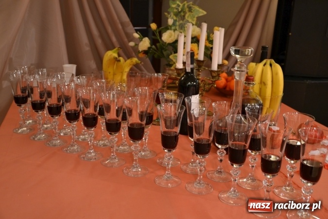 Zdjęcie w galerii na portalu naszraciborz.pl: Grecki raj - program rozrywkowy na Zamku Piastowskim  wiadomości z regionu