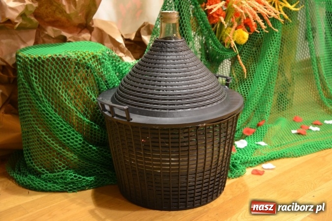 Zdjęcie w galerii na portalu naszraciborz.pl: Grecki raj - program rozrywkowy na Zamku Piastowskim  wiadomości z regionu