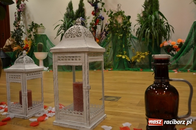 Zdjęcie w galerii na portalu naszraciborz.pl: Grecki raj - program rozrywkowy na Zamku Piastowskim  wiadomości z regionu