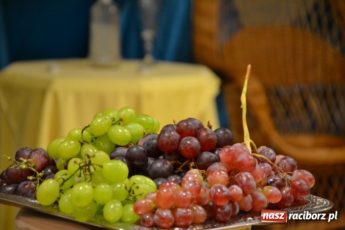 Zdjęcie w galerii na portalu naszraciborz.pl: Grecki raj - program rozrywkowy na Zamku Piastowskim  wiadomości z regionu