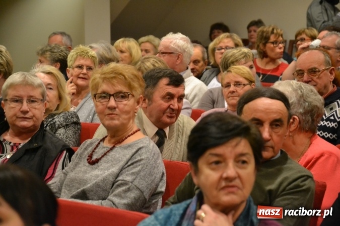 Zdjęcie w galerii na portalu naszraciborz.pl: Grecki raj - program rozrywkowy na Zamku Piastowskim  wiadomości z regionu