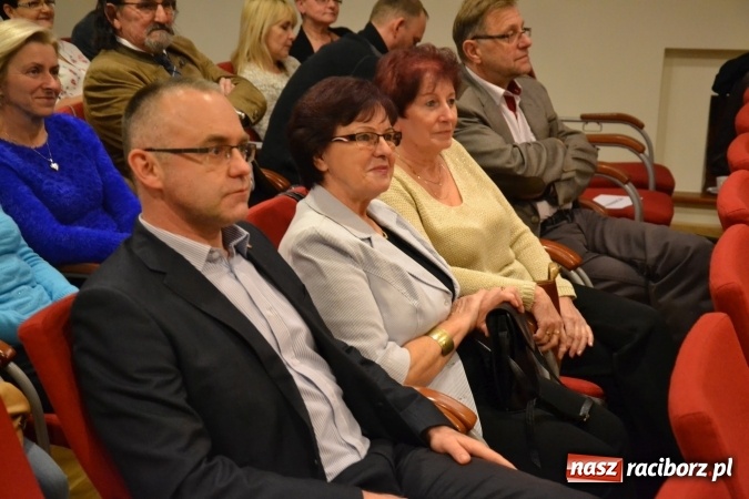 Zdjęcie w galerii na portalu naszraciborz.pl: Grecki raj - program rozrywkowy na Zamku Piastowskim  wiadomości z regionu