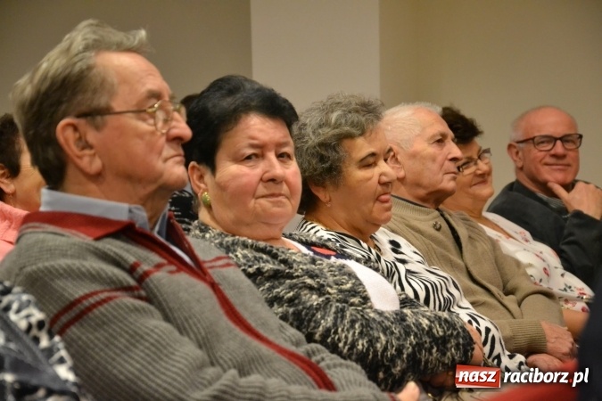 Zdjęcie w galerii na portalu naszraciborz.pl: Grecki raj - program rozrywkowy na Zamku Piastowskim  wiadomości z regionu