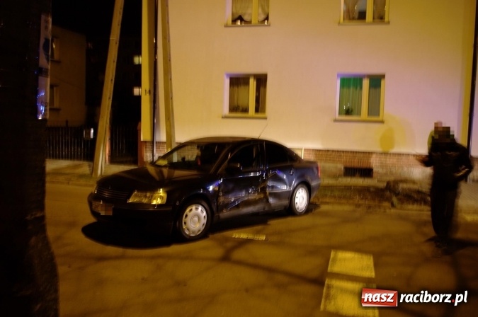 Zdjęcie w galerii na portalu naszraciborz.pl: Zderzenie opla z volkswagenem na skrzyżowaniu Książęcej i Królewskiej  wiadomości z regionu