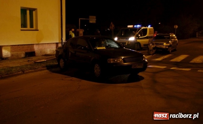 Zdjęcie w galerii na portalu naszraciborz.pl: Zderzenie opla z volkswagenem na skrzyżowaniu Książęcej i Królewskiej  wiadomości z regionu
