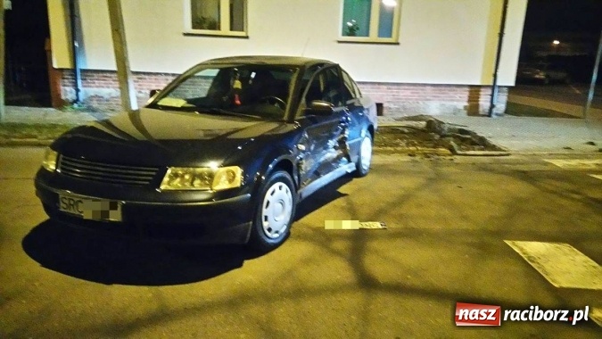 Zdjęcie w galerii na portalu naszraciborz.pl: Zderzenie opla z volkswagenem na skrzyżowaniu Książęcej i Królewskiej  wiadomości z regionu
