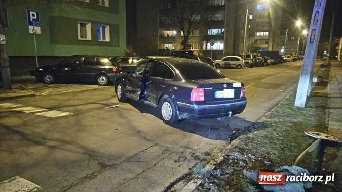 Zdjęcie w galerii na portalu naszraciborz.pl: Zderzenie opla z volkswagenem na skrzyżowaniu Książęcej i Królewskiej  wiadomości z regionu