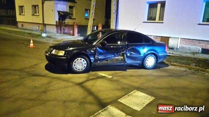Zdjęcie w galerii na portalu naszraciborz.pl: Zderzenie opla z volkswagenem na skrzyżowaniu Książęcej i Królewskiej  wiadomości z regionu