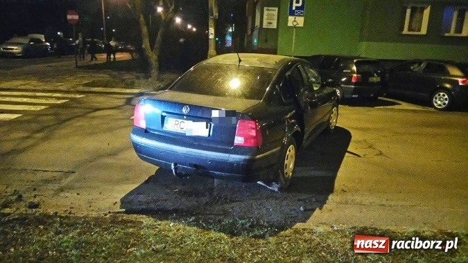 Zdjęcie w galerii na portalu naszraciborz.pl: Zderzenie opla z volkswagenem na skrzyżowaniu Książęcej i Królewskiej  wiadomości z regionu