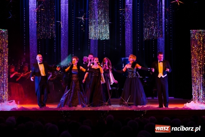 Zdjęcie w galerii na portalu naszraciborz.pl: Tak raciborzanie powitali nowy rok w RCK wiadomości z regionu