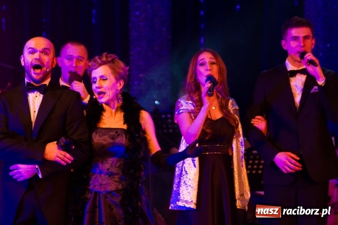 Zdjęcie w galerii na portalu naszraciborz.pl: Tak raciborzanie powitali nowy rok w RCK wiadomości z regionu