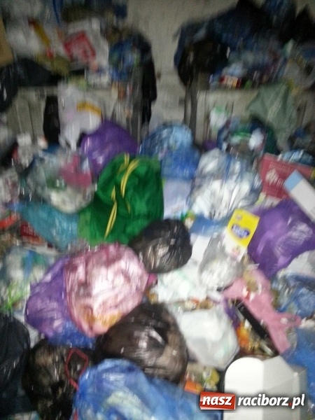 Zdjęcie w galerii na portalu naszraciborz.pl: PK nie dało rady. Racibórz zawalony śmieciami  wiadomości z regionu