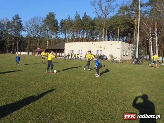 Zdjęcie w galerii na portalu naszraciborz.pl: Wczoraj w Rudzie Kozielskiej odbył się tradycyjny mecz noworoczny wiadomości z regionu