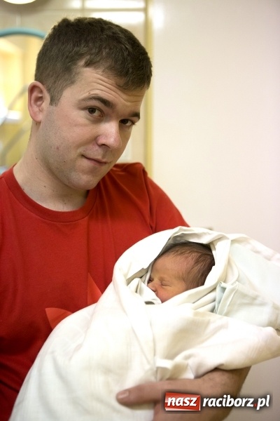 Zdjęcie w galerii na portalu naszraciborz.pl: Karolek z Owsiszcz pierwszym Ślązakiem w 2017 roku wiadomości z regionu