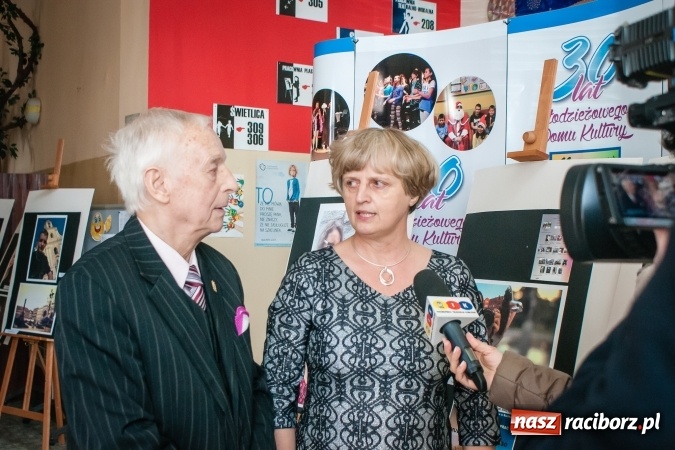 Zdjęcie w galerii na portalu naszraciborz.pl: Spotkanie noworoczne emerytowanych nauczycieli po raz jedenasty, w tym roku w Młodzieżowym Domu Kultury wiadomości z regionu