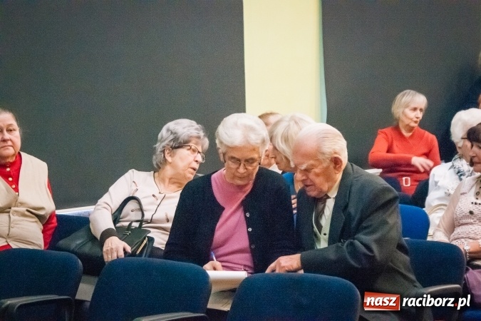 Zdjęcie w galerii na portalu naszraciborz.pl: Spotkanie noworoczne emerytowanych nauczycieli po raz jedenasty, w tym roku w Młodzieżowym Domu Kultury wiadomości z regionu