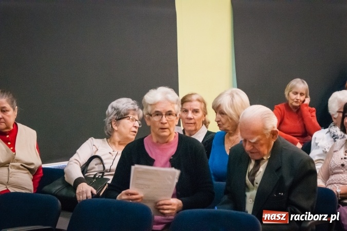 Zdjęcie w galerii na portalu naszraciborz.pl: Spotkanie noworoczne emerytowanych nauczycieli po raz jedenasty, w tym roku w Młodzieżowym Domu Kultury wiadomości z regionu