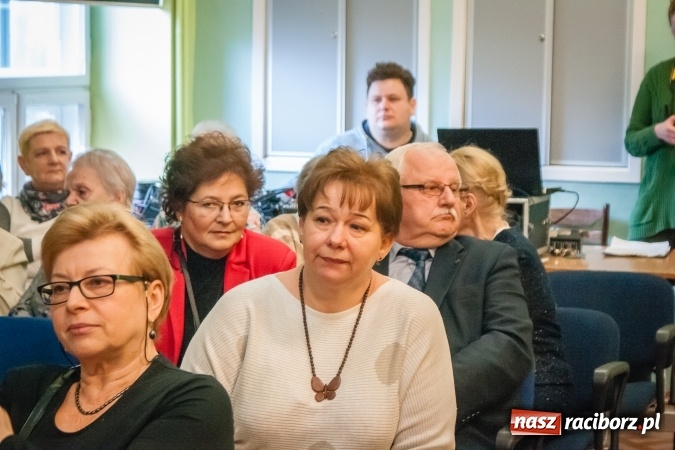 Zdjęcie w galerii na portalu naszraciborz.pl: Spotkanie noworoczne emerytowanych nauczycieli po raz jedenasty, w tym roku w Młodzieżowym Domu Kultury wiadomości z regionu