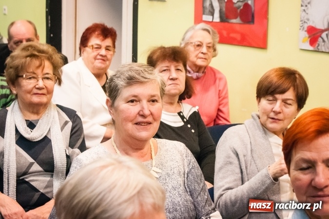 Zdjęcie w galerii na portalu naszraciborz.pl: Spotkanie noworoczne emerytowanych nauczycieli po raz jedenasty, w tym roku w Młodzieżowym Domu Kultury wiadomości z regionu