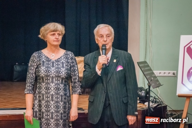 Zdjęcie w galerii na portalu naszraciborz.pl: Spotkanie noworoczne emerytowanych nauczycieli po raz jedenasty, w tym roku w Młodzieżowym Domu Kultury wiadomości z regionu