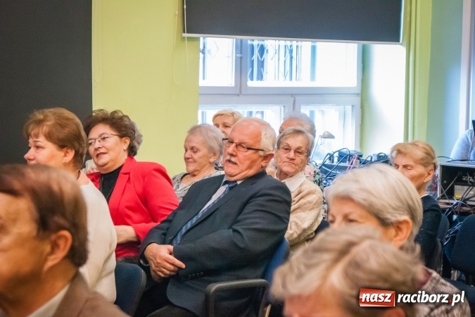Zdjęcie w galerii na portalu naszraciborz.pl: Spotkanie noworoczne emerytowanych nauczycieli po raz jedenasty, w tym roku w Młodzieżowym Domu Kultury wiadomości z regionu