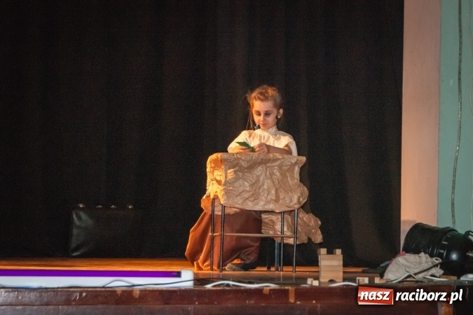 Zdjęcie w galerii na portalu naszraciborz.pl: Spotkanie noworoczne emerytowanych nauczycieli po raz jedenasty, w tym roku w Młodzieżowym Domu Kultury wiadomości z regionu