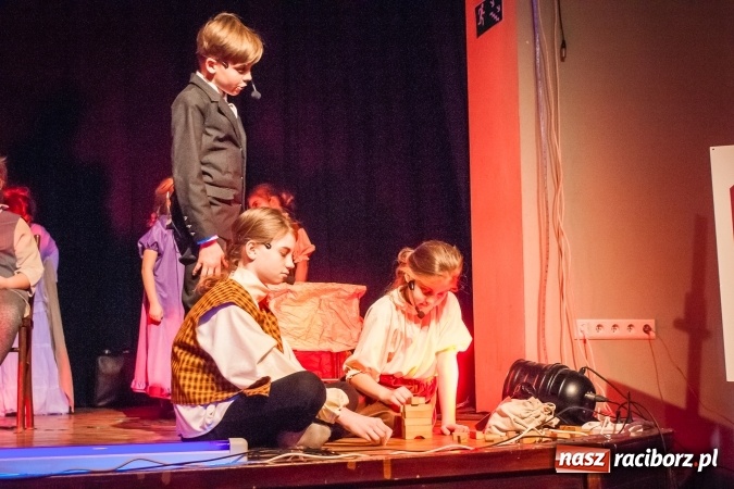 Zdjęcie w galerii na portalu naszraciborz.pl: Spotkanie noworoczne emerytowanych nauczycieli po raz jedenasty, w tym roku w Młodzieżowym Domu Kultury wiadomości z regionu