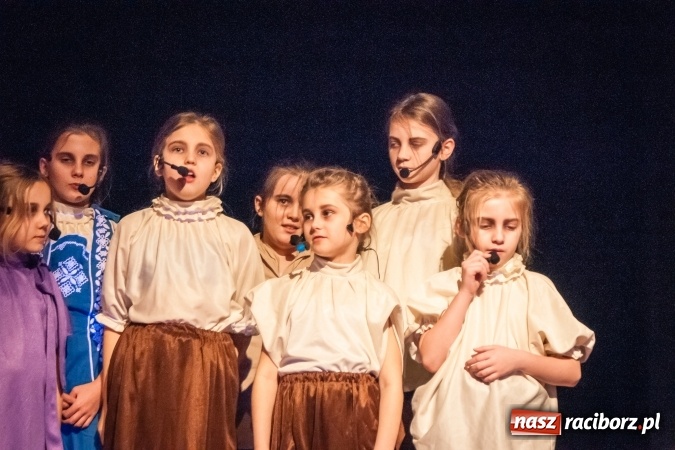 Zdjęcie w galerii na portalu naszraciborz.pl: Spotkanie noworoczne emerytowanych nauczycieli po raz jedenasty, w tym roku w Młodzieżowym Domu Kultury wiadomości z regionu