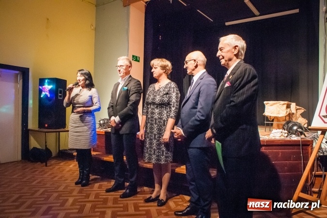 Zdjęcie w galerii na portalu naszraciborz.pl: Spotkanie noworoczne emerytowanych nauczycieli po raz jedenasty, w tym roku w Młodzieżowym Domu Kultury wiadomości z regionu