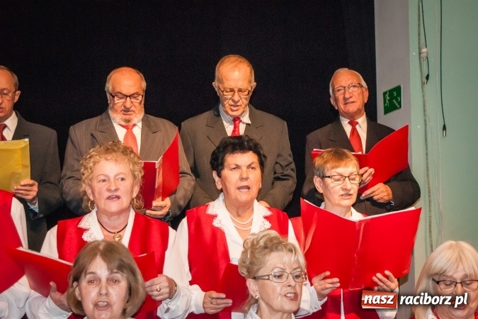 Zdjęcie w galerii na portalu naszraciborz.pl: Spotkanie noworoczne emerytowanych nauczycieli po raz jedenasty, w tym roku w Młodzieżowym Domu Kultury wiadomości z regionu