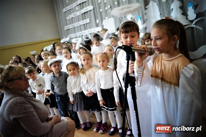 Zdjęcie w galerii na portalu naszraciborz.pl: Jak dobrze jest być babcią! Święto dziadków w Babicach  wiadomości z regionu