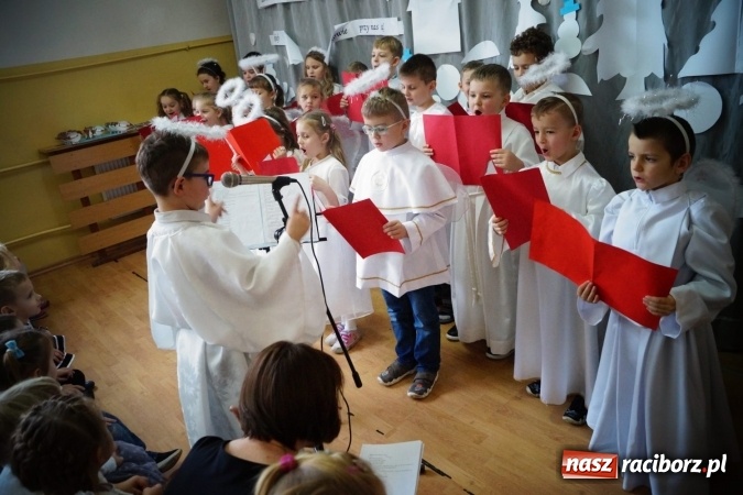 Zdjęcie w galerii na portalu naszraciborz.pl: Jak dobrze jest być babcią! Święto dziadków w Babicach  wiadomości z regionu